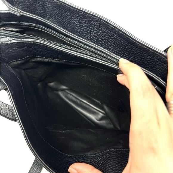 Nina Ricci Vintage Black Pebbled Leather Bucket Shoulder Bag – Gold Turnlock - Picture 5 of 8